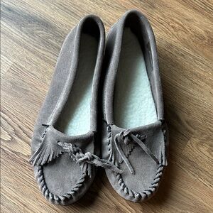NWOT Minnetonka Taupe Suede Moccasins for Women